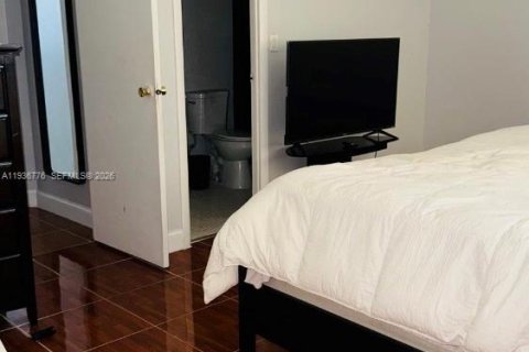 Condominio en venta en Lauderdale Lakes, Florida, 2 dormitorios, 87.7 m2 № 2152580 - foto 6