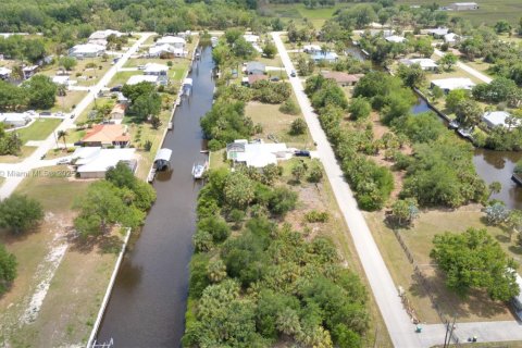 Land in Punta Gorda, Florida № 1985632 - photo 18