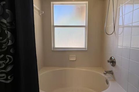 Townhouse in Davenport, Florida 4 bedrooms, 172.43 sq.m. № 2094756 - photo 17