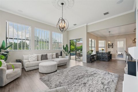 House in Brandon, Florida 7 bedrooms, 424.66 sq.m. № 1875781 - photo 11