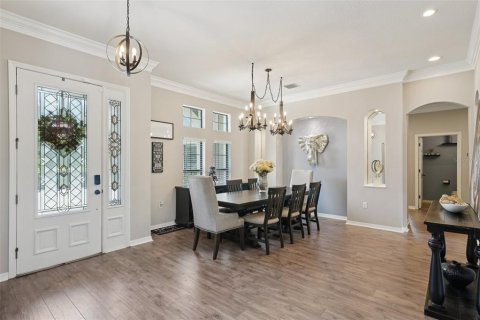 House in Brandon, Florida 7 bedrooms, 424.66 sq.m. № 1875781 - photo 3