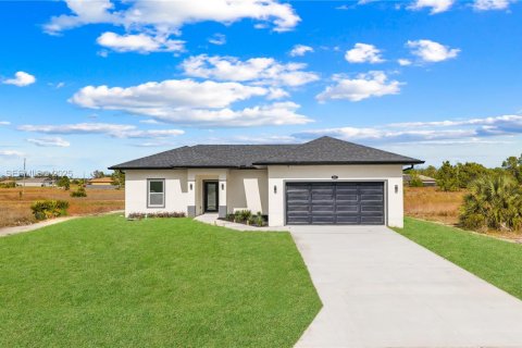 Купить виллу или дом в Лихай-Эйкерс, Флорида 3 спальни, № 1986742 - фото 3