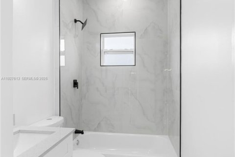 Купить виллу или дом в Лихай-Эйкерс, Флорида 3 спальни, № 1986742 - фото 13