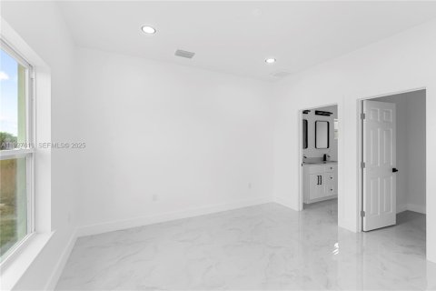 Купить виллу или дом в Лихай-Эйкерс, Флорида 3 спальни, № 1986742 - фото 12