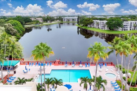 Condo à Davie, Floride, 4 chambres  № 2288295