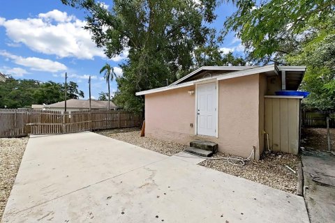 Propiedad comercial en venta en Tampa, Florida, 6 dormitorios, 160.35 m2 № 2220829 - foto 12