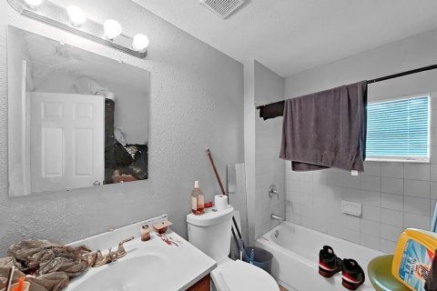 Propiedad comercial en venta en Tampa, Florida, 6 dormitorios, 160.35 m2 № 2220829 - foto 9