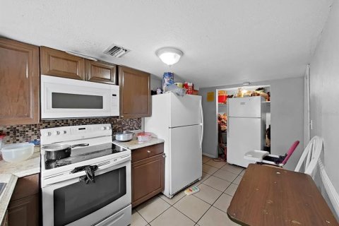 Propiedad comercial en venta en Tampa, Florida, 6 dormitorios, 160.35 m2 № 2220829 - foto 6