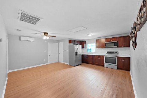 Propiedad comercial en venta en Tampa, Florida, 6 dormitorios, 160.35 m2 № 2220829 - foto 17