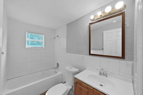 Propiedad comercial en venta en Tampa, Florida, 6 dormitorios, 160.35 m2 № 2220829 - foto 23