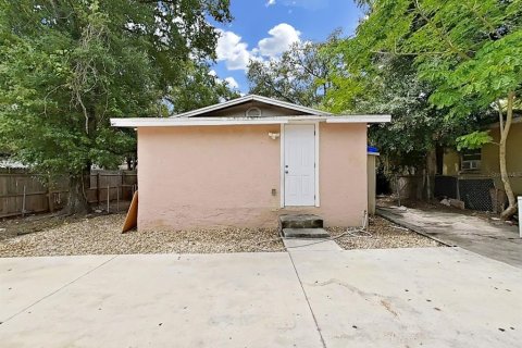 Propiedad comercial en venta en Tampa, Florida, 6 dormitorios, 160.35 m2 № 2220829 - foto 10