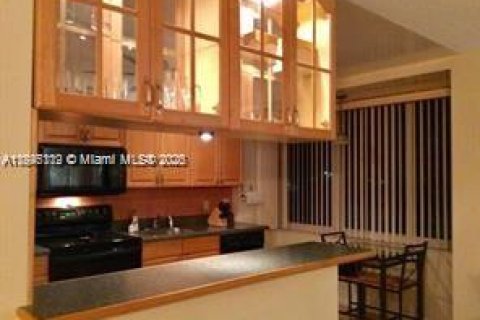 Condominio en venta en Sunny Isles Beach, Florida, 1 dormitorio, 65.96 m2 № 1948237 - foto 3
