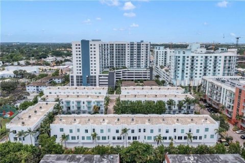 Townhouse in Hollywood, Florida 4 bedrooms, 197.6 sq.m. № 1954296 - photo 18