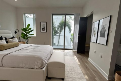 Townhouse in Hollywood, Florida 4 bedrooms, 197.6 sq.m. № 1954296 - photo 10