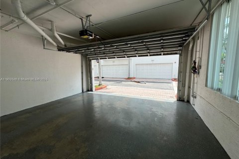 Townhouse in Hollywood, Florida 4 bedrooms, 197.6 sq.m. № 1954296 - photo 17