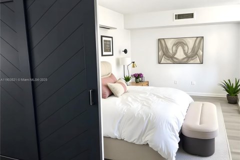 Townhouse in Hollywood, Florida 4 bedrooms, 197.6 sq.m. № 1954296 - photo 2