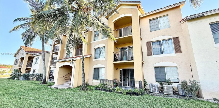 Condo à West Palm Beach, Floride, 2 chambres № 1970750