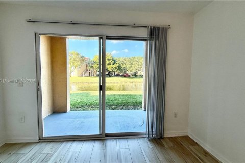 Copropriété à louer à West Palm Beach, Floride: 2 chambres, 98.48 m2 № 1970750 - photo 4