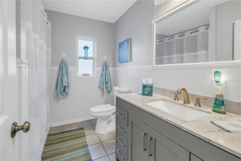 House in Saint Petersburg, Florida 3 bedrooms, 136.47 sq.m. № 1567512 - photo 19