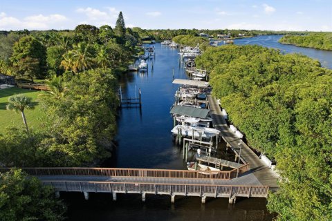 House in Palm City, Florida 3 bedrooms, 336.86 sq.m. № 2173897 - photo 5