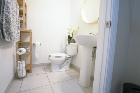 Touwnhouse à louer à Boca Raton, Floride: 3 chambres, 160.54 m2 № 2153664 - photo 9