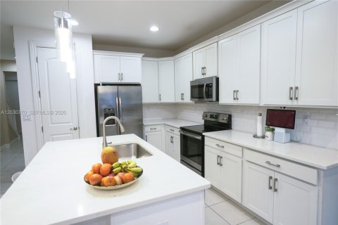 Touwnhouse à louer à Boca Raton, Floride: 3 chambres, 160.54 m2 № 2153664 - photo 6