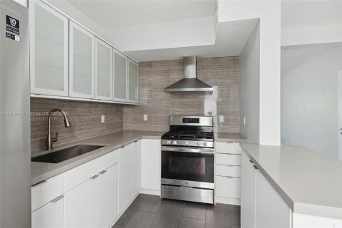 Villa ou maison à louer à Miami Beach, Floride: 2 chambres, 92.9 m2 № 1967735 - photo 2