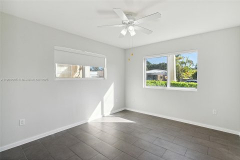 Villa ou maison à louer à Miami Beach, Floride: 2 chambres, 92.9 m2 № 1967735 - photo 10