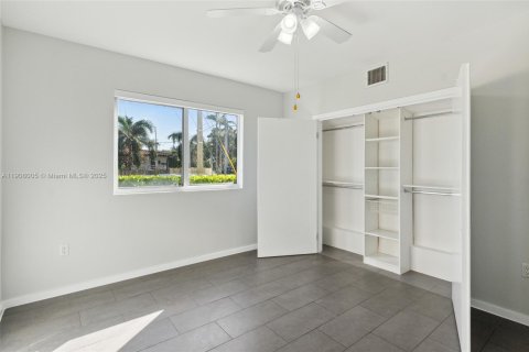 Villa ou maison à louer à Miami Beach, Floride: 2 chambres, 92.9 m2 № 1967735 - photo 11