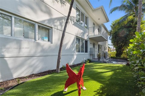 Villa ou maison à louer à Miami Beach, Floride: 2 chambres, 92.9 m2 № 1967735 - photo 15