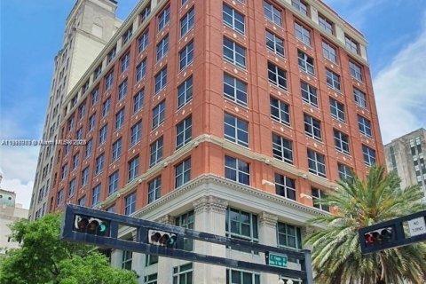 Copropriété à vendre à Miami, Floride: 1 chambre, 57.88 m2 № 1973719 - photo 1