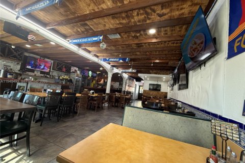 Commercial property in Coral Gables, Florida № 1997693 - photo 8