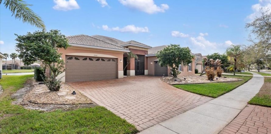 House in Kissimmee, Florida 4 bedrooms, 227.8 sq.m. № 2166349