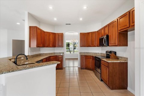 House in Kissimmee, Florida 4 bedrooms, 227.8 sq.m. № 2166349 - photo 15