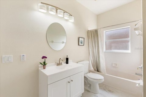 House in Kissimmee, Florida 4 bedrooms, 227.8 sq.m. № 2166349 - photo 27