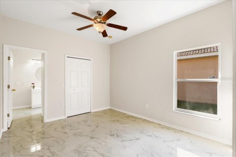 House in Kissimmee, Florida 4 bedrooms, 227.8 sq.m. № 2166349 - photo 24