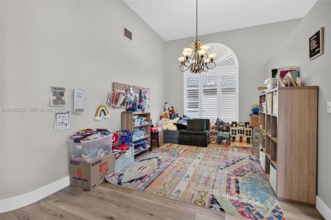 Casa en venta en Pembroke Pines, Florida, 5 dormitorios, 243.59 m2 № 2421216 - foto 13
