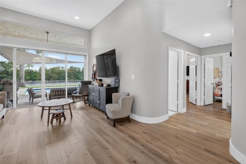 Casa en venta en Pembroke Pines, Florida, 5 dormitorios, 243.59 m2 № 2421216 - foto 9