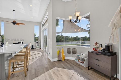Casa en venta en Pembroke Pines, Florida, 5 dormitorios, 243.59 m2 № 2421216 - foto 24
