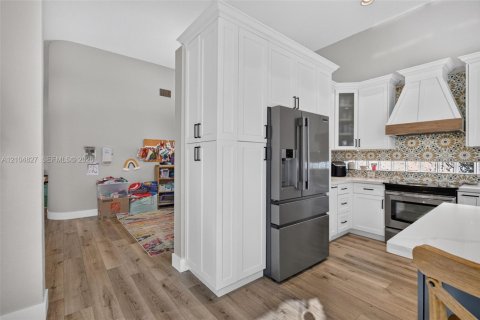 Casa en venta en Pembroke Pines, Florida, 5 dormitorios, 243.59 m2 № 2421216 - foto 23