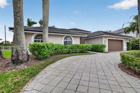 Casa en venta en Pembroke Pines, Florida, 5 dormitorios, 243.59 m2 № 2421216 - foto 4