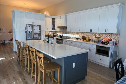 Casa en venta en Pembroke Pines, Florida, 5 dormitorios, 243.59 m2 № 2421216 - foto 16