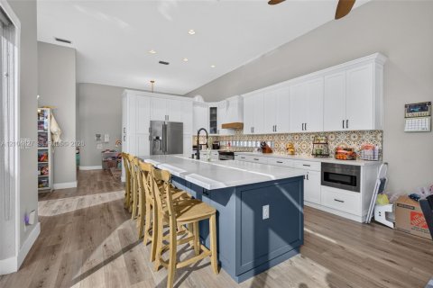Casa en venta en Pembroke Pines, Florida, 5 dormitorios, 243.59 m2 № 2421216 - foto 20