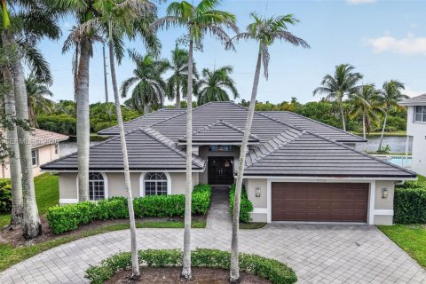 Casa en venta en Pembroke Pines, Florida, 5 dormitorios, 243.59 m2 № 2421216 - foto 2