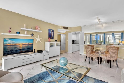 Condominio en venta en Fort Lauderdale, Florida, 2 dormitorios, 104.05 m2 № 2431354 - foto 18