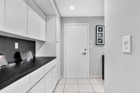 Condominio en venta en Fort Lauderdale, Florida, 2 dormitorios, 104.05 m2 № 2431354 - foto 20