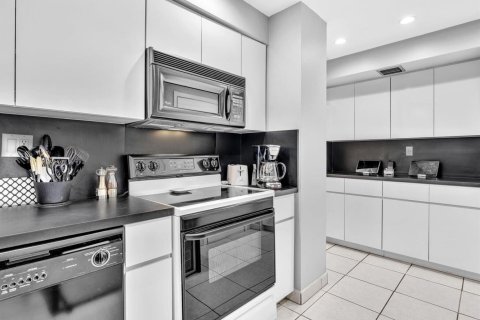 Condominio en venta en Fort Lauderdale, Florida, 2 dormitorios, 104.05 m2 № 2431354 - foto 24