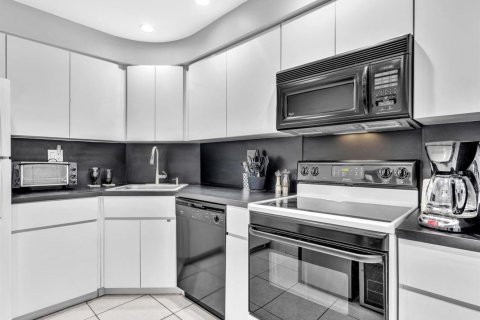 Condominio en venta en Fort Lauderdale, Florida, 2 dormitorios, 104.05 m2 № 2431354 - foto 23