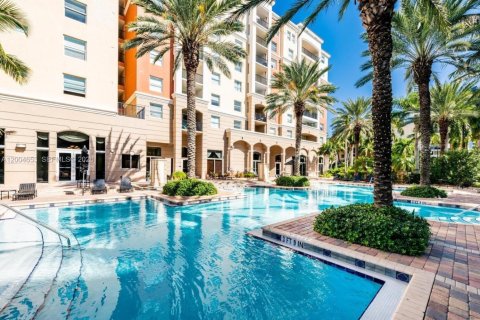 Condo in Sunny Isles Beach, Florida, 2 bedrooms  № 2068714