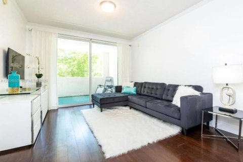 Condo in Sunny Isles Beach, Florida, 2 bedrooms  № 2068714 - photo 2